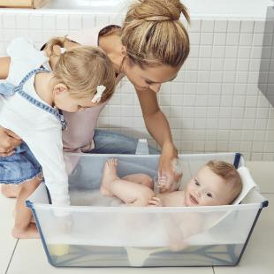 Stokke Flexi Bath, Mickey Celebration - Baignoire bébé pliable - Légère,  durable & facile à ranger - Pratique à utiliser à la maison ou en voyage -  Idéale pour les nouveau-nés 